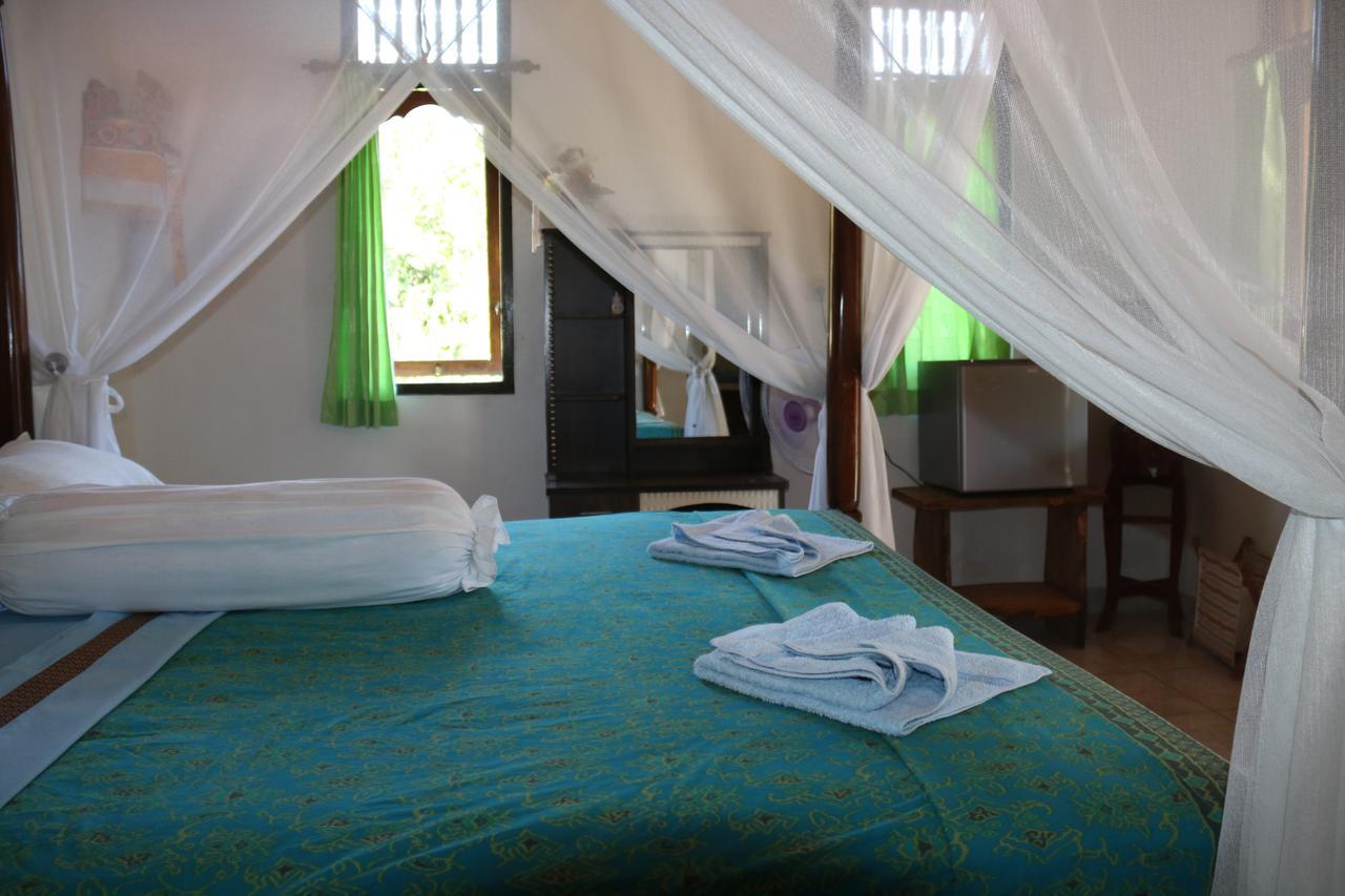 Blue Star Bungalows & Cafe Amed Exteriör bild